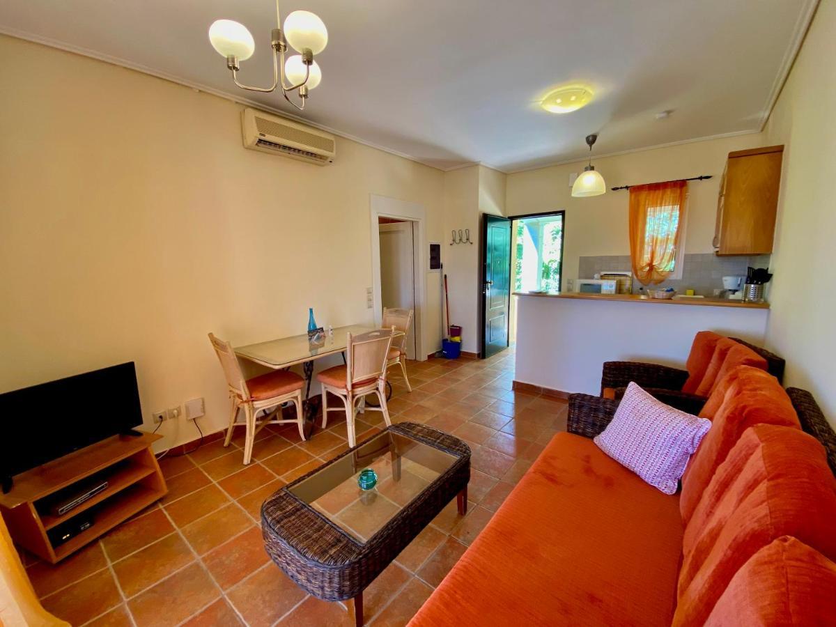 La Riviera Barbati Seaside Apartments & Villas Екстериор снимка