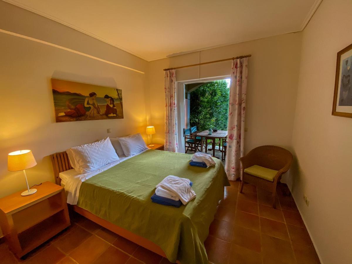 La Riviera Barbati Seaside Apartments & Villas Екстериор снимка