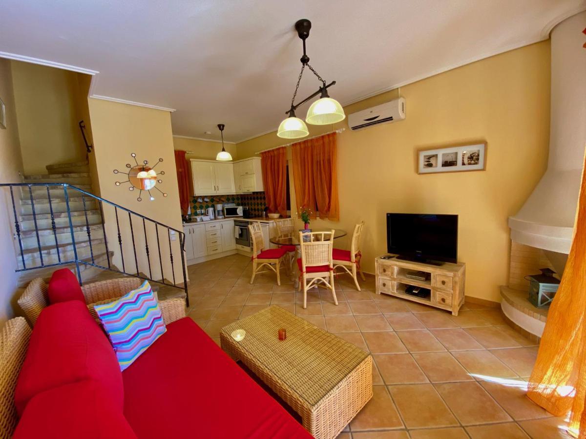 La Riviera Barbati Seaside Apartments & Villas Екстериор снимка